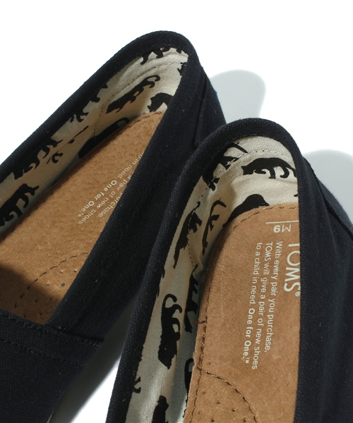 TOMS（トムス）の「2013 トムス 定番 メンズ クラシック キャンバス TOMS M CLSC Canvas（スニーカー・メンズ・ブラック/レッド/ネイビー・26cm/26.5cm/27cm/27.5cm/28cm）」の11枚目の写真