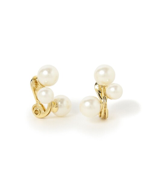 Demi-Luxe BEAMS（デミルクス ビームス）の「jour couture / chubby 3パール イヤリング（イヤリング・レディース・ホワイト・ONE SIZE）」の6枚目の写真