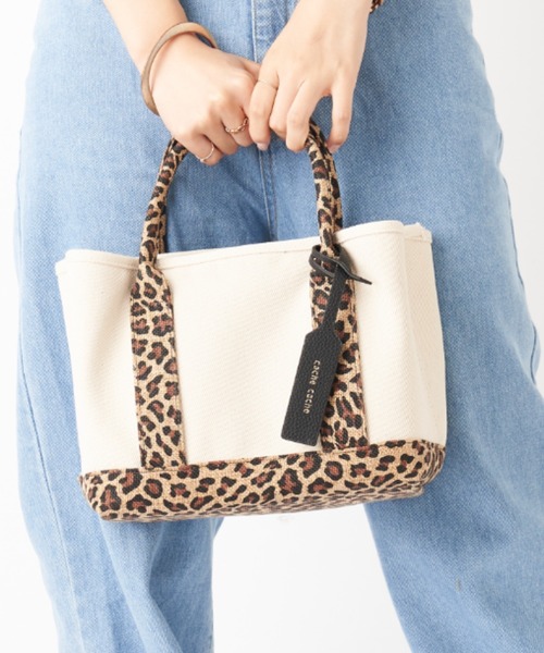 cache cache（カシュ カシュ）の「【cachecache カシュカシュ】パーテーショントートS（トートバッグ・レディース・ブラック/グレー/レオパード/シルバー/ゴールド/ベージュ/ブラウン/パイソン/ブラック×ブラック/ブラック系/グレー系/ベージュ系その他/ブラック系その他/ブルー/カーキ・フリー）」の14枚目の写真