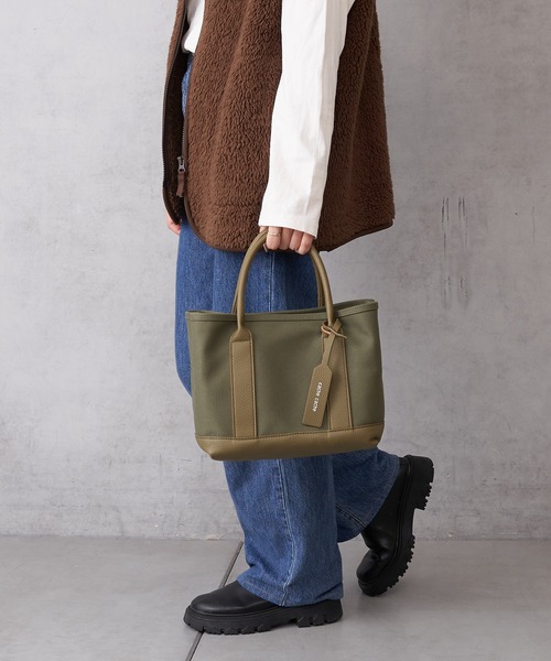 cache cache（カシュ カシュ）の「【cachecache カシュカシュ】パーテーショントートS（トートバッグ・レディース・ブラック/グレー/レオパード/シルバー/ゴールド/ベージュ/ブラウン/パイソン/ブラック×ブラック/ブラック系/グレー系/ベージュ系その他/ブラック系その他/ブルー/カーキ・フリー）」の22枚目の写真