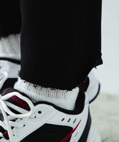 WEGO(ウィゴー)の「WEGO/チェーン付きスーパースキニーカットオフデニム(デニムパンツ・メンズ・ブラック・MEDIUM/LARGE)」の6枚目の写真