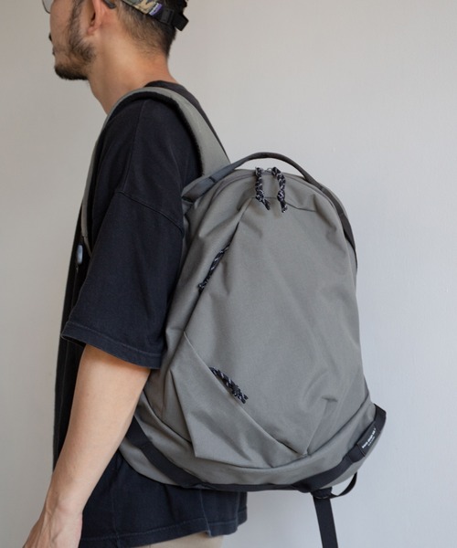 wdl.(ワームデザインラボ)の「【wdl.】Minimal Daily Pack(バックパック/リュック・メンズ・ダークグレー/ブラック/レッド/ベージュ/ブルー/ホワイト/ブラウン・FREE)」の10枚目の写真