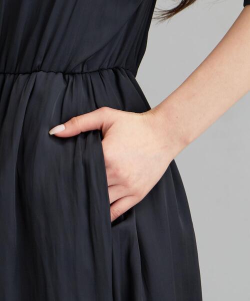 green label relaxing(グリーンレーベルリラクシング)の「CS タック ソデ ギャザー ワンピース(ワンピース・レディース・ネイビー・FREE)」の5枚目の写真