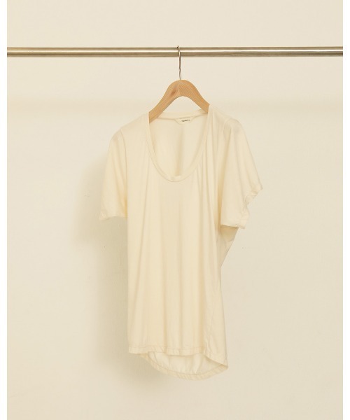 TODAYFUL（トゥデイフル）の「UネックコットンTシャツ（Tシャツ/カットソー・レディース・キナリ/グレイッシュベージュ・FREE）」の2枚目の写真