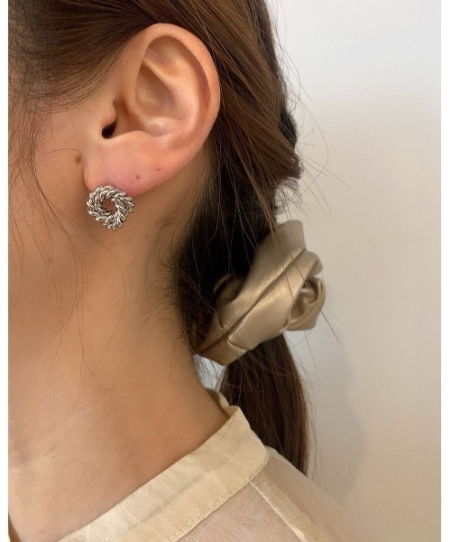 セール】ファッショナブルツイストピアス（ピアス（両耳用