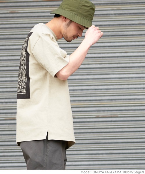 coca（coca）（コカ）の「ヘビーウェイトバックバンダナプリントTシャツ（Tシャツ/カットソー・メンズ・ホワイト/ベージュ・MEDIUM/LARGE）」の14枚目の写真