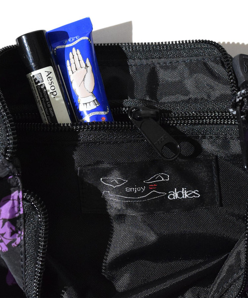 ALDIES（アールディーズ）の「Sweetest Mini Shoulder / スウィーテストミニショルダー（ショルダーバッグ・メンズ・レッド/ブルー/ブラック・FREE）」の17枚目の写真