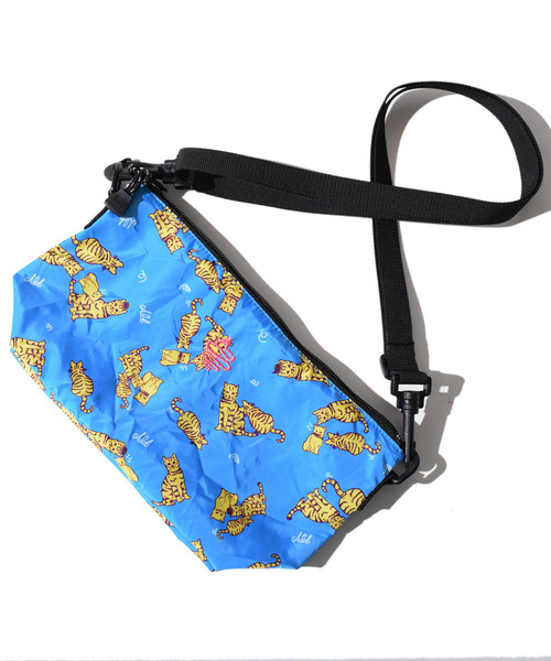 ALDIES（アールディーズ）の「Sweetest Mini Shoulder / スウィーテストミニショルダー（ショルダーバッグ・メンズ・レッド/ブルー/ブラック・FREE）」の22枚目の写真