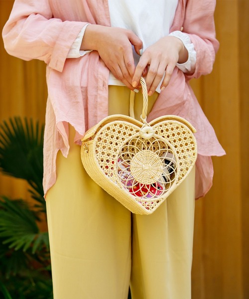 ACCOMMODE（アコモデ）の「ハートラタンバッグ（かごバッグ・レディース・キャメル/ライトベージュ・FREE）」の16枚目の写真