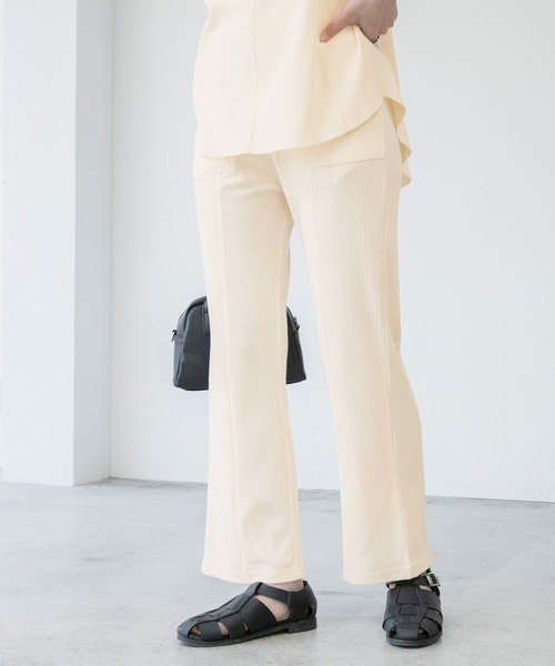 BONLECILL(ボンルシール)の「切替デザイン パッチポケット スリット入りリラックスパンツ(その他パンツ・レディース・オフホワイト/カーキ/オレンジ/チャコール・FREE)」の11枚目の写真