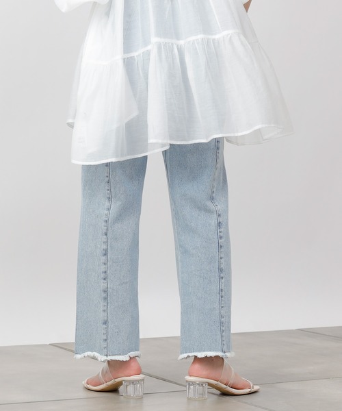 COLONY 2139（コロニートゥーワンスリーナイン）の「裾フリンジセンターシームデニムパンツ（その他パンツ・レディース・ブラック/オフホワイト/ブルー・LARGE/SMALL/MEDIUM）」の14枚目の写真