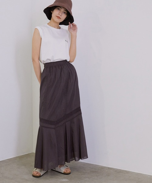 MADEMOISELLE ROPE'（マドモアゼル ロペ）の「【秋まで使える】【手洗い可】レース＆ピンタックティアードスカート（スカート・レディース・ホワイト/ダークパープル・38）」の2枚目の写真