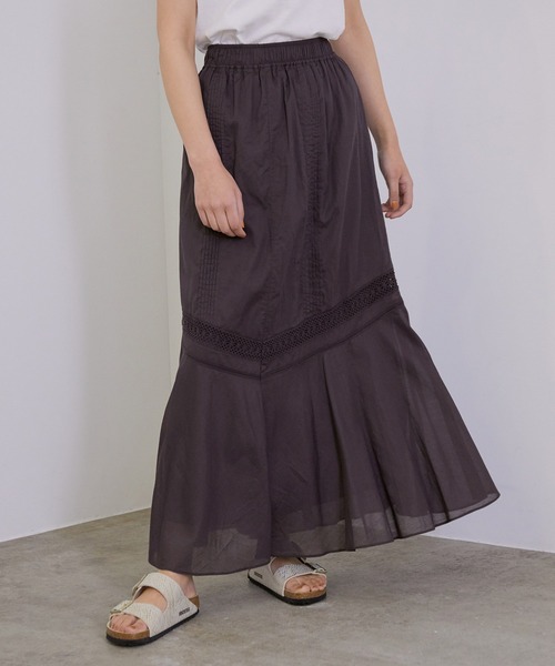 MADEMOISELLE ROPE'（マドモアゼル ロペ）の「【秋まで使える】【手洗い可】レース＆ピンタックティアードスカート（スカート・レディース・ホワイト/ダークパープル・38）」の3枚目の写真