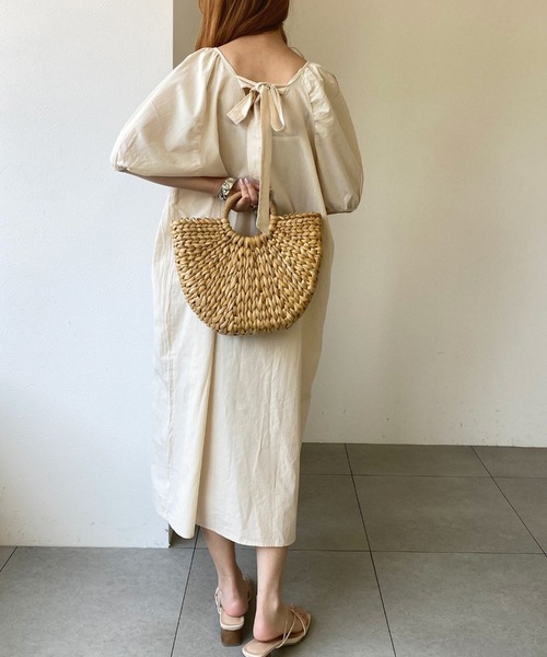 UNRELISH（アンレリッシュ）の「バックシャンリボンカフタンワンピース（ワンピース・レディース・ベージュ/アイボリー・MEDIUM）」の15枚目の写真