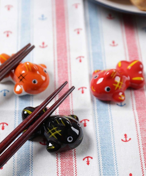 yururira（ユルリラ）の「陶器製アニマル箸置き 17タイプ（カトラリー・レディース・H/P/C/K/B/J/F/N/E/M/D/L/G/O/A/I/Q・FREE）」の18枚目の写真