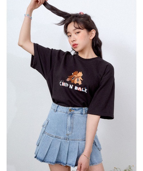 muahmuah（ムーアムーア）の「『muah muah/ムーアムーア×DISNEY/ディズニー』Chip and Dale Playmate T-shirt/チップ＆デール プレイメイト 半袖Tシャツ（Tシャツ/カットソー・レディース・イエロー/ホワイト/ブラック/パープル/ピンク・FREE）」の3枚目の写真