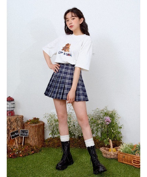 muahmuah（ムーアムーア）の「『muah muah/ムーアムーア×DISNEY/ディズニー』Chip and Dale Playmate T-shirt/チップ＆デール プレイメイト 半袖Tシャツ（Tシャツ/カットソー・レディース・イエロー/ホワイト/ブラック/パープル/ピンク・FREE）」の6枚目の写真
