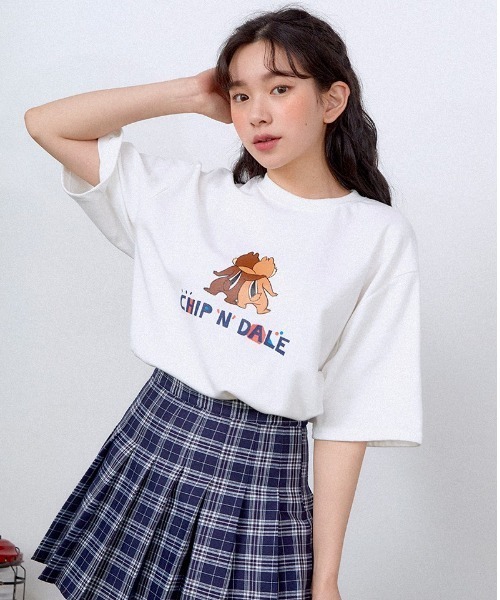 muahmuah（ムーアムーア）の「『muah muah/ムーアムーア×DISNEY/ディズニー』Chip and Dale Playmate T-shirt/チップ＆デール プレイメイト 半袖Tシャツ（Tシャツ/カットソー・レディース・イエロー/ホワイト/ブラック/パープル/ピンク・FREE）」の9枚目の写真