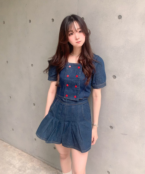 titty＆Co. PETIT by poyo（ティティーアンドコープティバイポヨ）の「【ファッションインフルエンサーPOYO×titty&Co.PETIT 】デニムプリーツスカパン（デニムスカート・レディース・インディゴブルー・SMALL/MEDIUM）」の3枚目の写真