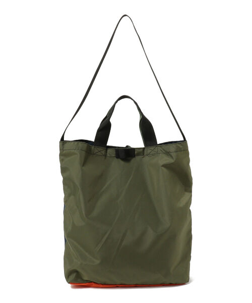 B:MING by BEAMS(ビーミングバイビームス)の「MIS × B:MING by BEAMS / 別注 2WAY TOTEBAG(ショルダーバッグ・メンズ・ブルー系その他/ベージュ系その他/グリーン系その他・ONE SIZE)」の4枚目の写真