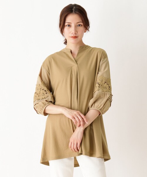 SHOO・LA・RUE(シューラルー)の「◆袖レースチュニックブラウス(シャツ/ブラウス・レディース・カーキ/サンドベージュ/ネイビー・00)」の2枚目の写真
