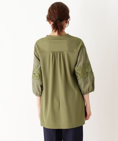 SHOO・LA・RUE(シューラルー)の「◆袖レースチュニックブラウス(シャツ/ブラウス・レディース・カーキ/サンドベージュ/ネイビー・00)」の4枚目の写真