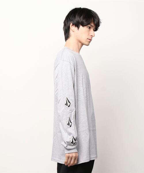 VOLCOM（ボルコム）の「【VOLCOM】ICONIC STONE L/S TEE（Tシャツ/カットソー・メンズ・グレー/ブラック・X-LARGE/MEDIUM/LARGE/SMALL）」の3枚目の写真