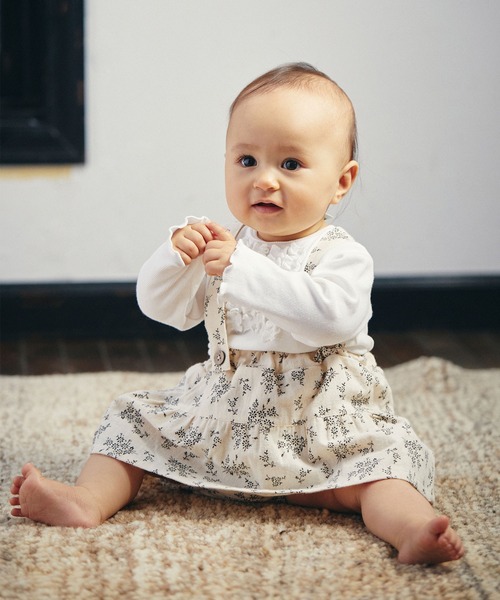 D.fesense（ディーフェセンス）の「サス付き花柄スカートブルマ（スカート・キッズ・モカ/オフホワイト・FREE）」の2枚目の写真