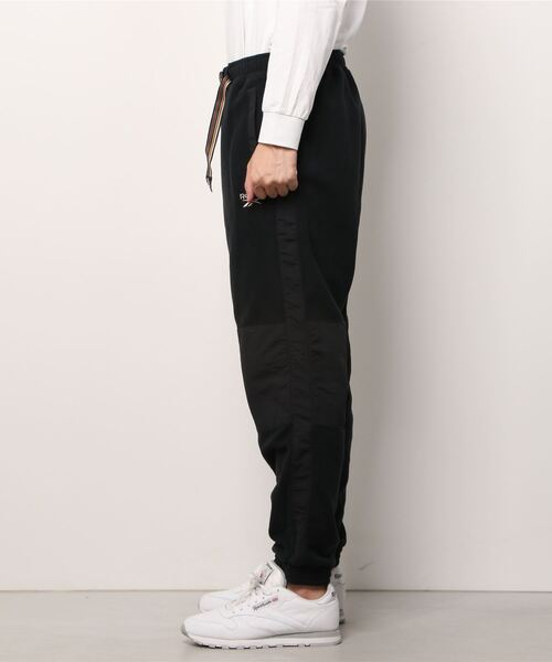 Reebok（リーボック）の「クラシックス キャンピング ポーラ フリース パンツ [Classics Camping Polar