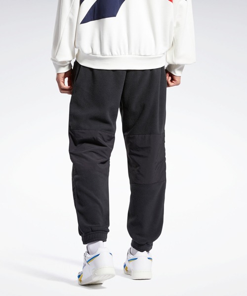 Reebok（リーボック）の「クラシックス キャンピング ポーラ フリース パンツ / Classics Camping Polar Fleece Pants（スウェットパンツ・メンズ・ブラック×ブラック/アーミー・LARGE/MEDIUM/X-LARGE/SMALL/XXX-LARGE/XX-LARGE/X-SMALL）」の5枚目の写真