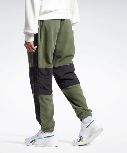 Reebok（リーボック）の「クラシックス キャンピング ポーラ フリース パンツ / Classics Camping Polar Fleece Pants（スウェットパンツ・メンズ・ブラック×ブラック/アーミー・LARGE/MEDIUM/X-LARGE/SMALL/XXX-LARGE/XX-LARGE/X-SMALL）」の10枚目の写真