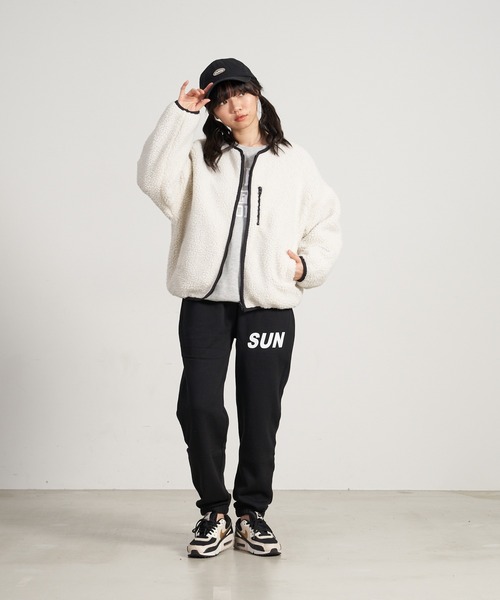 OUTDOOR PRODUCTS APPAREL(アウトドアプロダクツアパレル)の「リバーシブルノーカラーボアブルゾン(ブルゾン・レディース・ベージュ/アイボリー・MEDIUM/LARGE)」の14枚目の写真