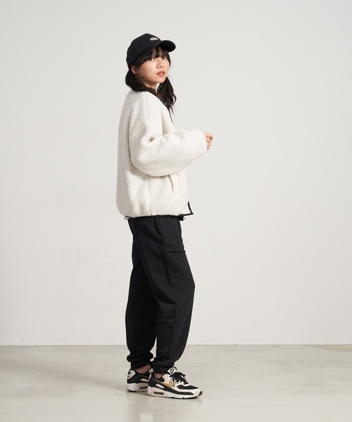 OUTDOOR PRODUCTS APPAREL(アウトドアプロダクツアパレル)の「リバーシブルノーカラーボアブルゾン(ブルゾン・レディース・ベージュ/アイボリー・MEDIUM/LARGE)」の17枚目の写真