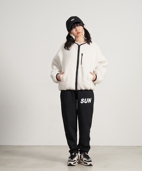 OUTDOOR PRODUCTS APPAREL(アウトドアプロダクツアパレル)の「リバーシブルノーカラーボアブルゾン(ブルゾン・レディース・ベージュ/アイボリー・MEDIUM/LARGE)」の10枚目の写真