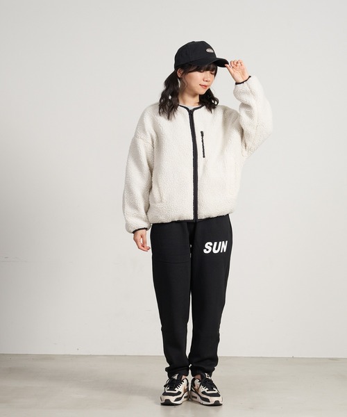 OUTDOOR PRODUCTS APPAREL(アウトドアプロダクツアパレル)の「リバーシブルノーカラーボアブルゾン(ブルゾン・レディース・ベージュ/アイボリー・MEDIUM/LARGE)」の11枚目の写真