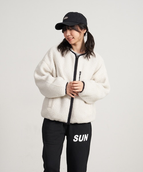 OUTDOOR PRODUCTS APPAREL(アウトドアプロダクツアパレル)の「リバーシブルノーカラーボアブルゾン(ブルゾン・レディース・ベージュ/アイボリー・MEDIUM/LARGE)」の20枚目の写真