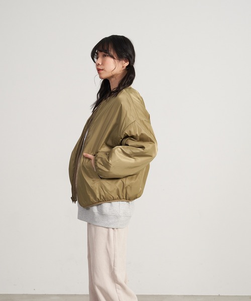 OUTDOOR PRODUCTS APPAREL(アウトドアプロダクツアパレル)の「リバーシブルノーカラーボアブルゾン(ブルゾン・レディース・ベージュ/アイボリー・MEDIUM/LARGE)」の7枚目の写真
