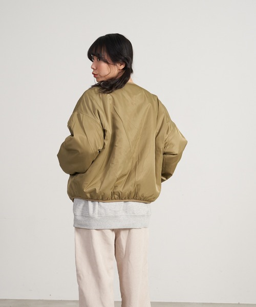 OUTDOOR PRODUCTS APPAREL(アウトドアプロダクツアパレル)の「リバーシブルノーカラーボアブルゾン(ブルゾン・レディース・ベージュ/アイボリー・MEDIUM/LARGE)」の8枚目の写真