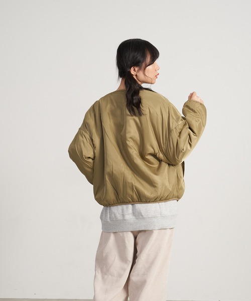 OUTDOOR PRODUCTS APPAREL(アウトドアプロダクツアパレル)の「リバーシブルノーカラーボアブルゾン(ブルゾン・レディース・ベージュ/アイボリー・MEDIUM/LARGE)」の9枚目の写真