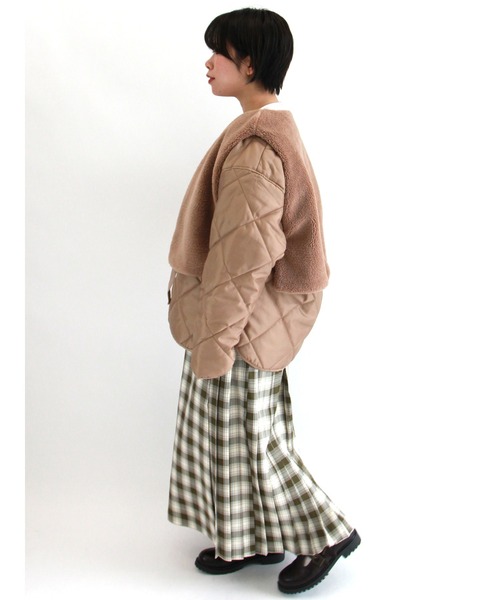 ehka sopo（エヘカソポ）の「ボアベスト付キルトジャケット（ノーカラージャケット・レディース・ベージュ/グリーン/キナリ・ﾌﾘ-）」の18枚目の写真