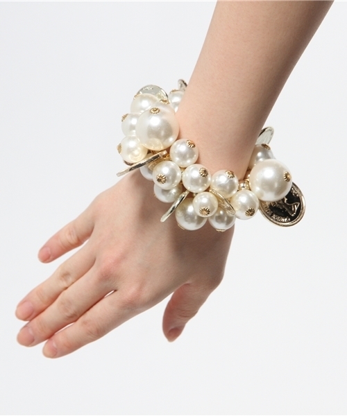 Ray BEAMS（レイビームス）の「MARINA FOSSATI / パール&コイン ブレスレット（ブレスレット・レディース・ホワイト・ONE SIZE）」の4枚目の写真