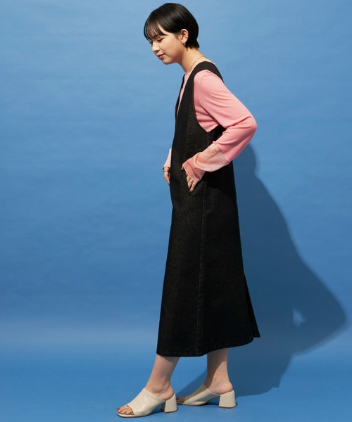 Aunt Marie's(アントマリーズ)の「Vネックデニムジャンスカ(ジャンパースカート・レディース・ネイビー/アイボリー/ブラック・FREE)」の15枚目の写真