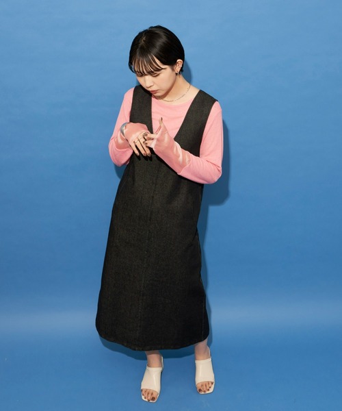 Aunt Marie's(アントマリーズ)の「Vネックデニムジャンスカ(ジャンパースカート・レディース・ネイビー/アイボリー/ブラック・FREE)」の10枚目の写真