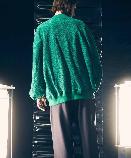 MAISON SPECIAL（メゾンスペシャル）の「《ユニセックスアイテム》ジオメトリックレースプライムオーバーボンバーシアージャケット 【MAISON SPECIAL/メゾンスペシャル】（MA-1・メンズ・グリーン/ブラック/オフホワイト・1/2）」の8枚目の写真