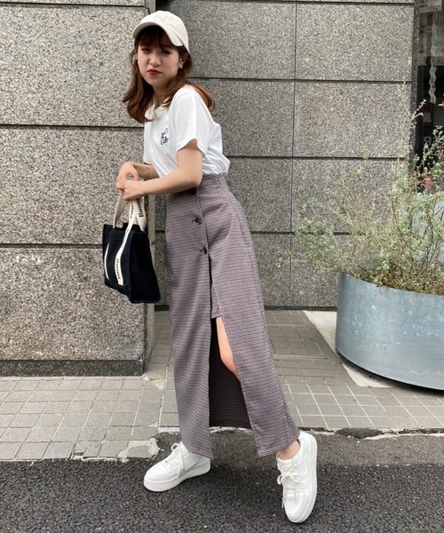 one after another NICE CLAUP（ワンアフターアナザーナイスクラップ）の「新色追加　サイドボタンスリットスカート（スカート・レディース・グリーン/ブラウン系その他/アイボリー/ブラック/ピンク/ピンク系/オレンジ・FREE）」の20枚目の写真