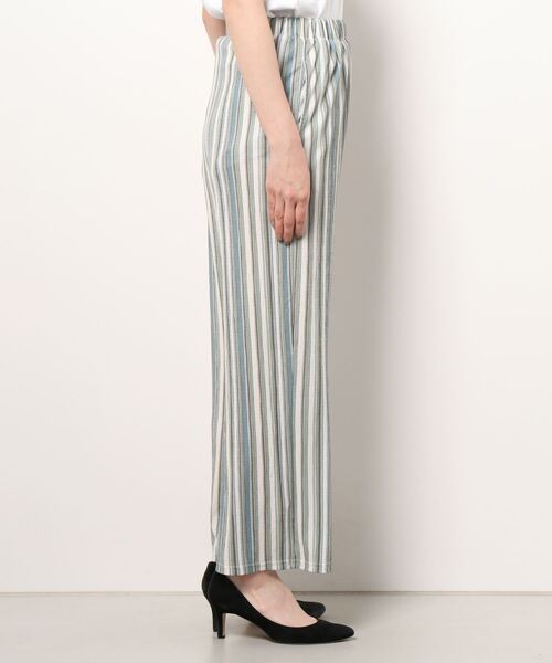 HONEYSUCKLE ROSE（ハニーサックルローズ）の「肌触りよいストレッチ素材【HONEYSUCKLE ROSE】柄プリーツイージーパンツ（その他パンツ・レディース・ワイン/ブラック/グリーン・M/L）」の4枚目の写真