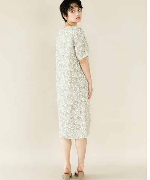 koe（コエ）の「レーヨン麻ボタニカルプリントワンピース（ワンピース・レディース・アイボリー/オレンジ/ネイビー・M）」の2枚目の写真