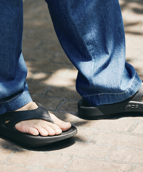 JOURNAL STANDARD relume（ジャーナルスタンダード　レリューム）の「【OOFOS / ウーフォス】OORIGINALサンダル（サンダル・メンズ・ブラック/グレー/ベージュ/ブラウン/カーキ/ボルドー/ホワイト系その他/ブラウン系その他・70/80/90/100）」の11枚目の写真