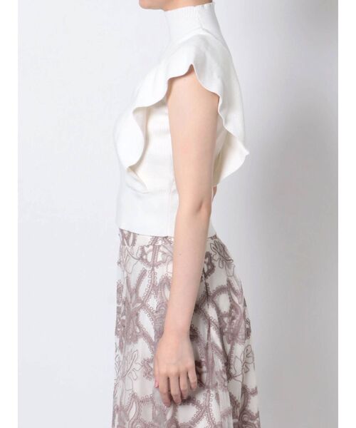 MERCURYDUO（マーキュリーデュオ）の「ラッフルコンパクトモックネックニット（ニット/セーター・レディース・オフホワイト/ブラック/ピンク/ベージュ・FREE）」の7枚目の写真