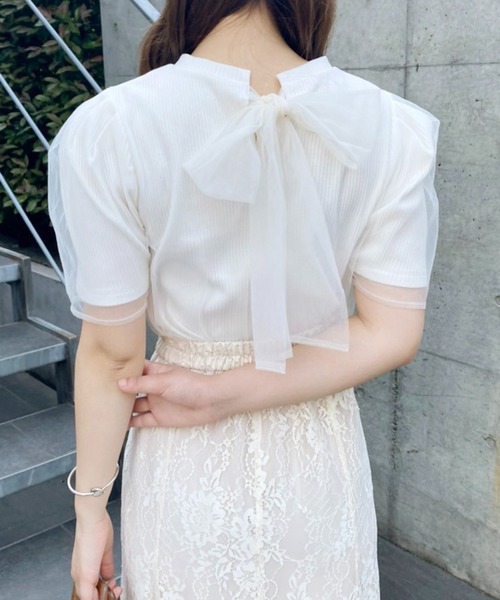 one after another NICE CLAUP(ワンアフターアナザーナイスクラップ)の「チュールがけBackリボンテレコ(Tシャツ/カットソー・レディース・ホワイト/チャコールグレー/ベージュ・FREE)」の1枚目の写真